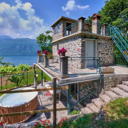 Holiday home La Casetta Nel Bosco - Hot Tube, Sauna, Ac And Free Park